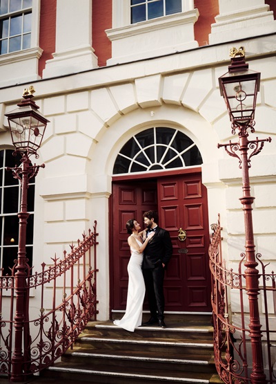 Bride and Groom on the steps of the Mansion House